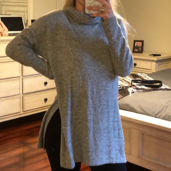 Turtleneck Gray Sweater - Picture 4 of 4